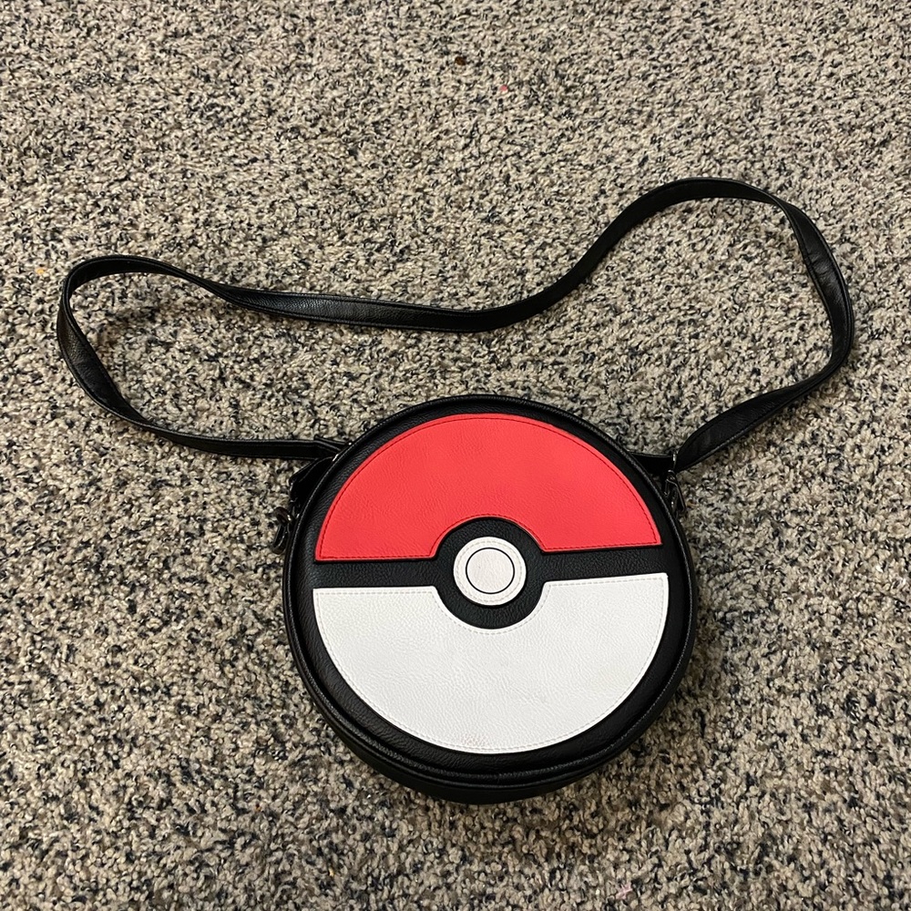 Pokémon Pokeball Loungefly Purse